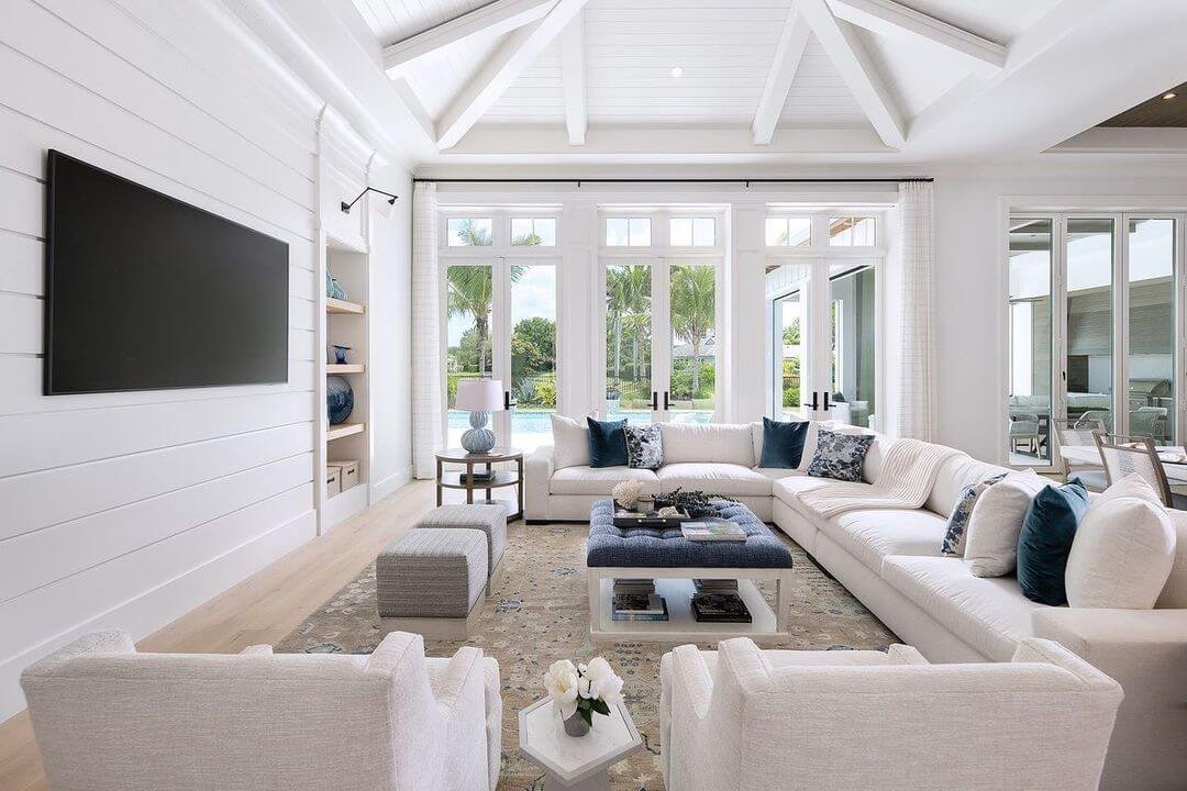 26 Most Stunning Coastal Living Room Examples For 2025 (With Photos ...